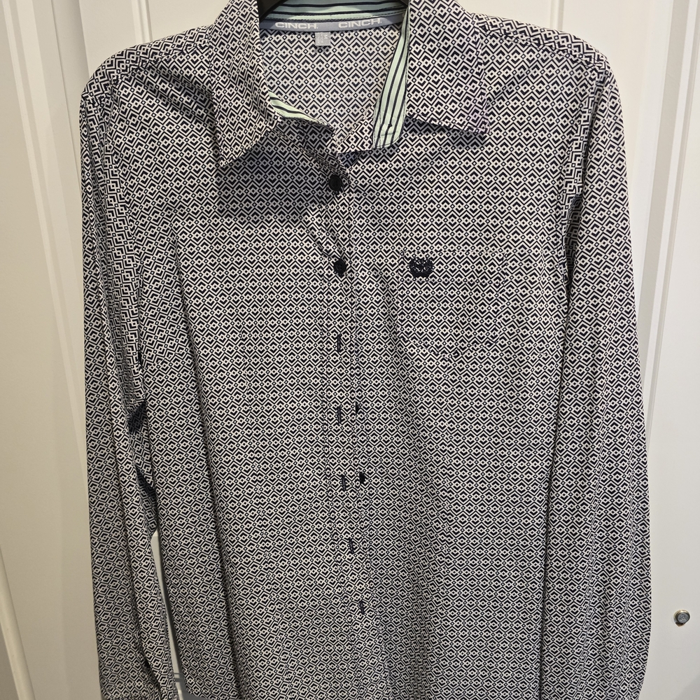 Cinch Women's Black and White Geometric Button Down Shirt